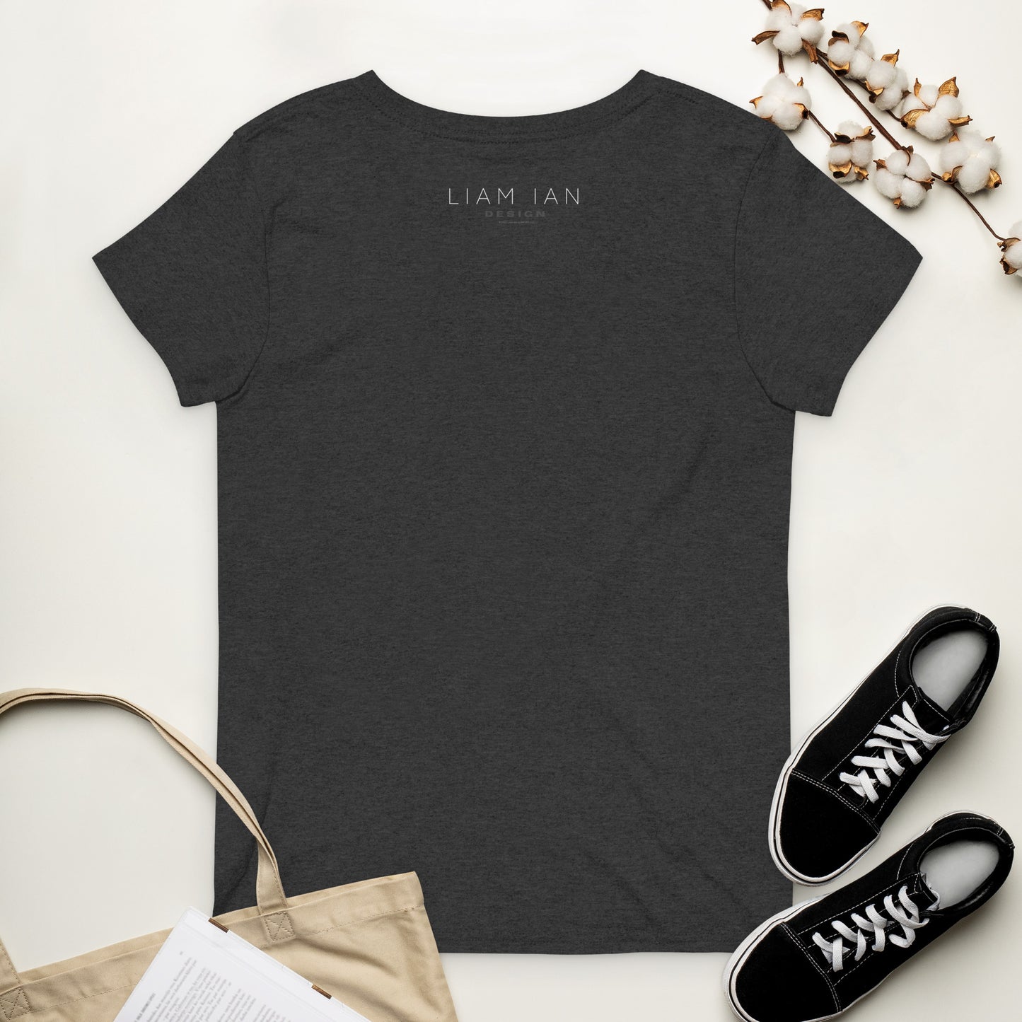 Melanin Mom Women’s recycled v-neck t-shirt